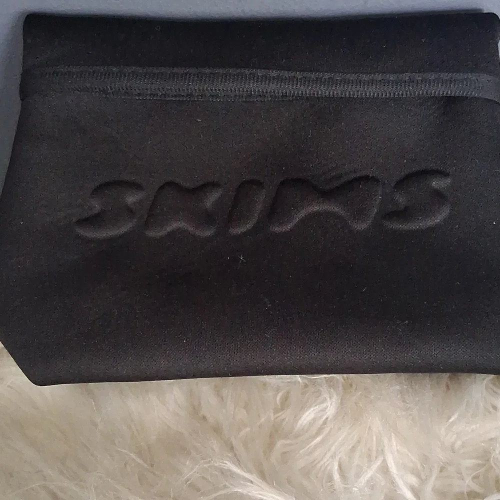 Skims Cosmetic Bag